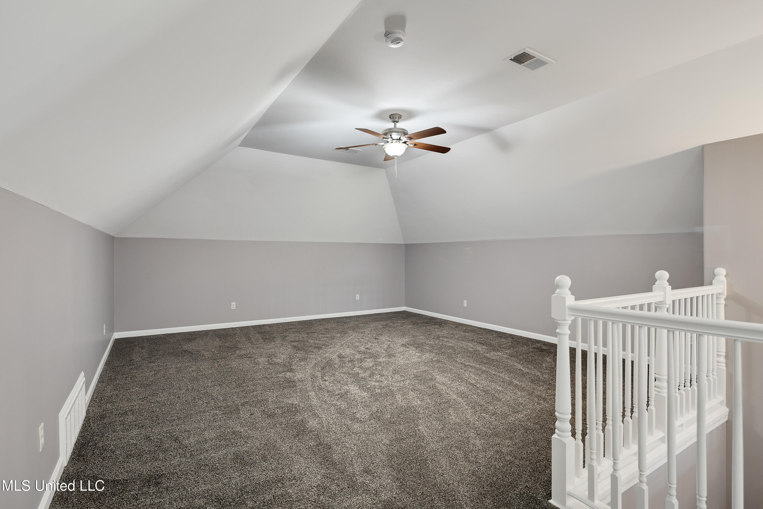 1778 Sunset Farms Drive Hernando, MS 38632 - Photo 33 of 64 One side ideal for media room