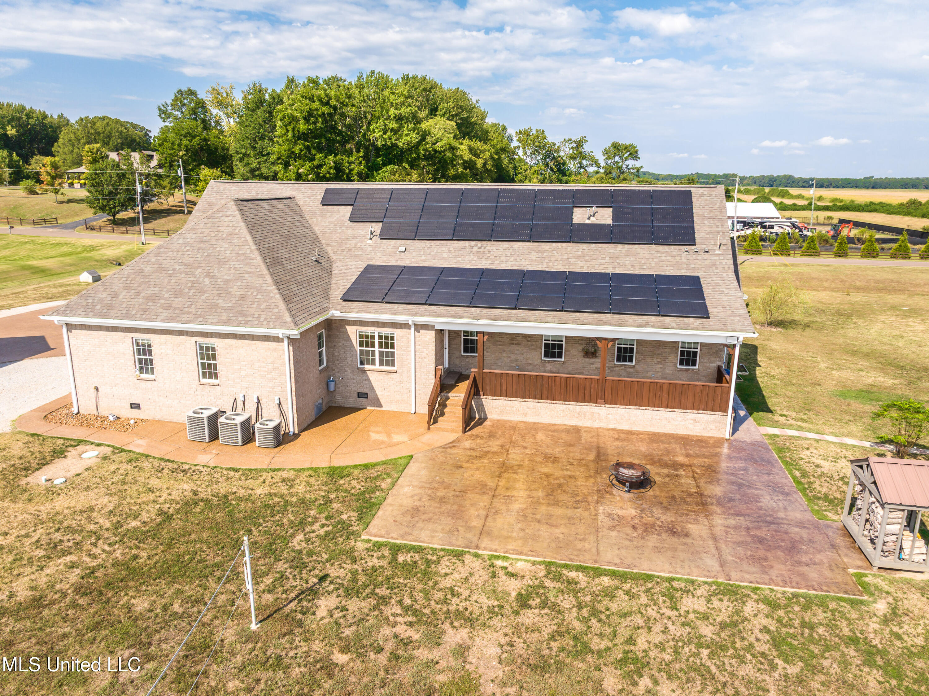 1778 Sunset Farms Drive Hernando, MS 38632 - Photo 43 of 64 Solar panels