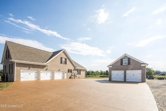 $910,000 | 1778 Sunset Farms Drive, Hernando, MS 38632