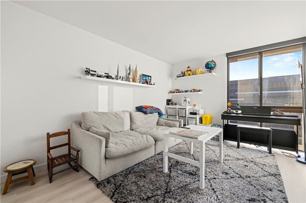 222 Monterey Road, Unit 1402 Glendale, CA 91206 - Photo 38 of 51