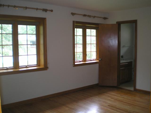 1916 Harwitch Road Columbus, OH 43221 - Photo 11 of 18