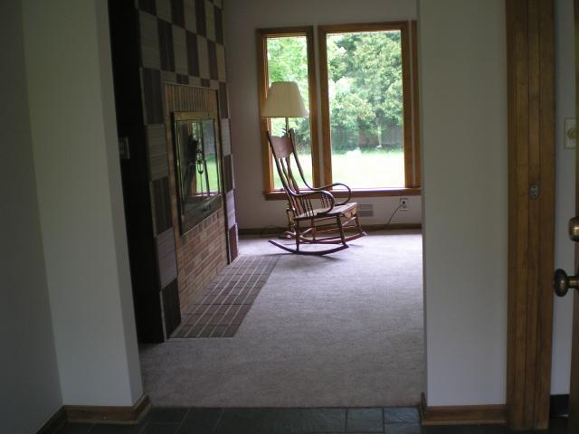 1916 Harwitch Road Columbus, OH 43221 - Photo 6 of 18