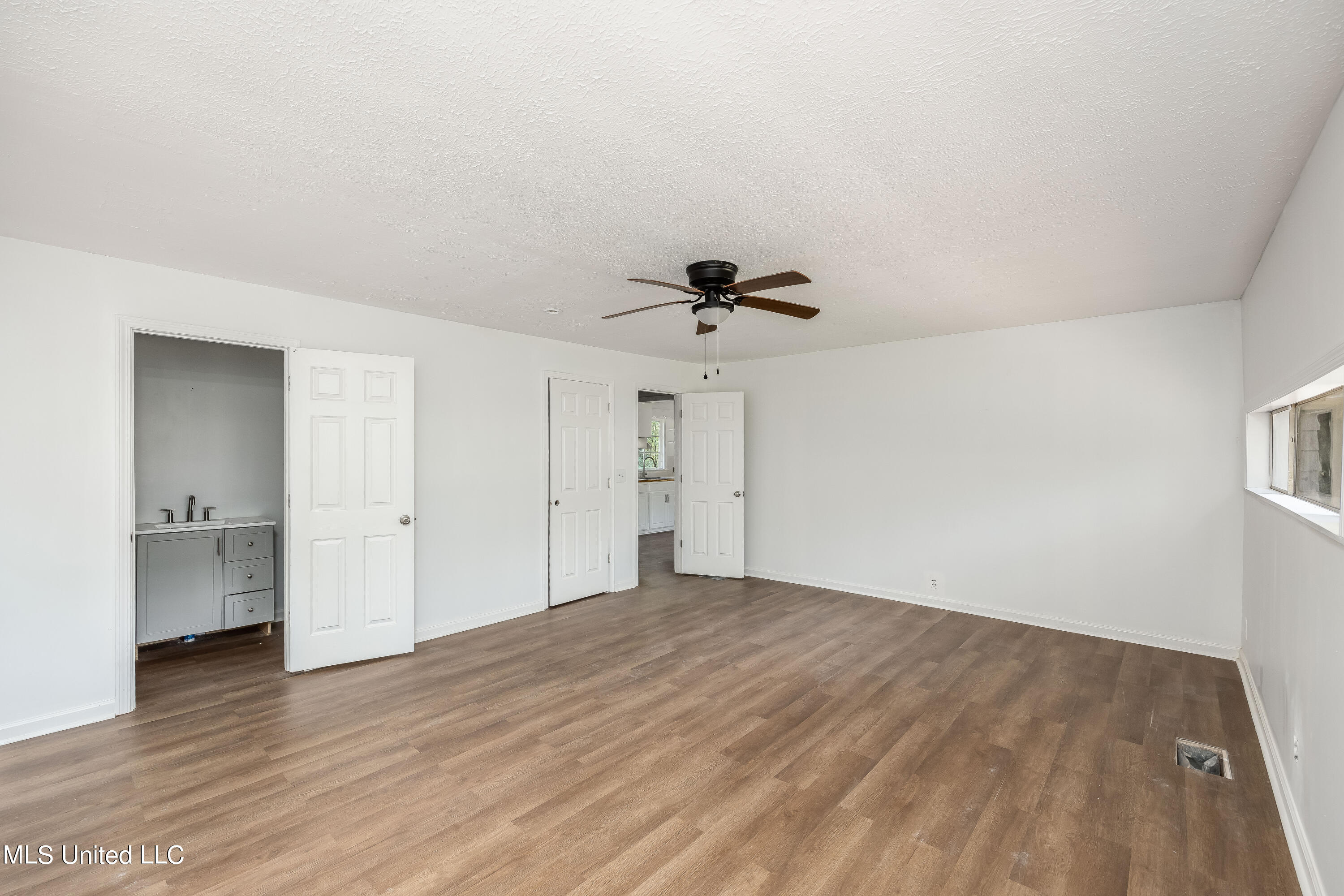 113 Lakeshore Road Jackson, MS 39212 - Photo 9 of 15 113 Lakeshore-15