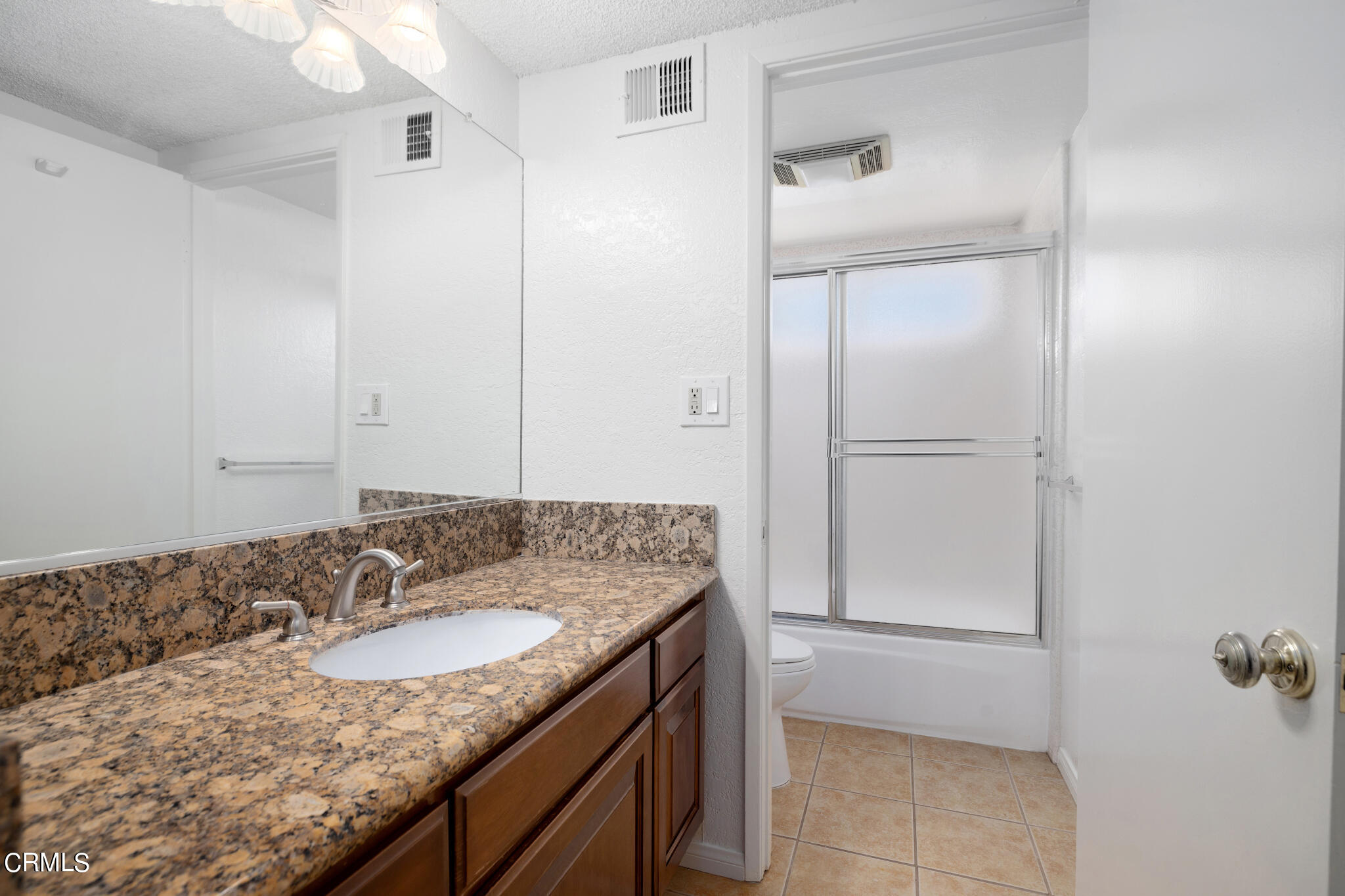 2429 Oswego Street, Unit D Pasadena, CA 91107 - Photo 15 of 19 2429 Oswego Street _D_16