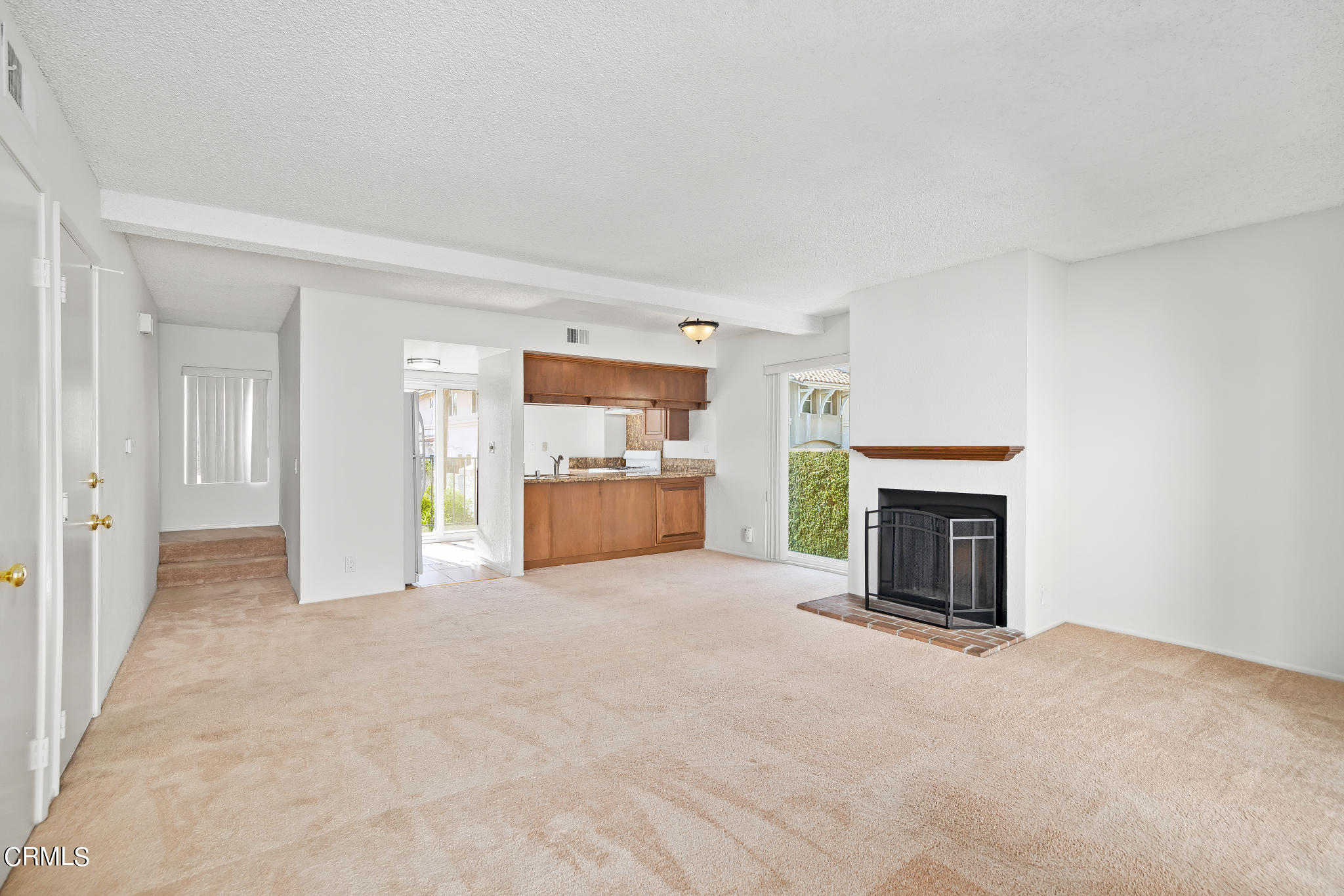 2429 Oswego Street, Unit D Pasadena, CA 91107 - Photo 4 of 19 2429 Oswego Street _D_5