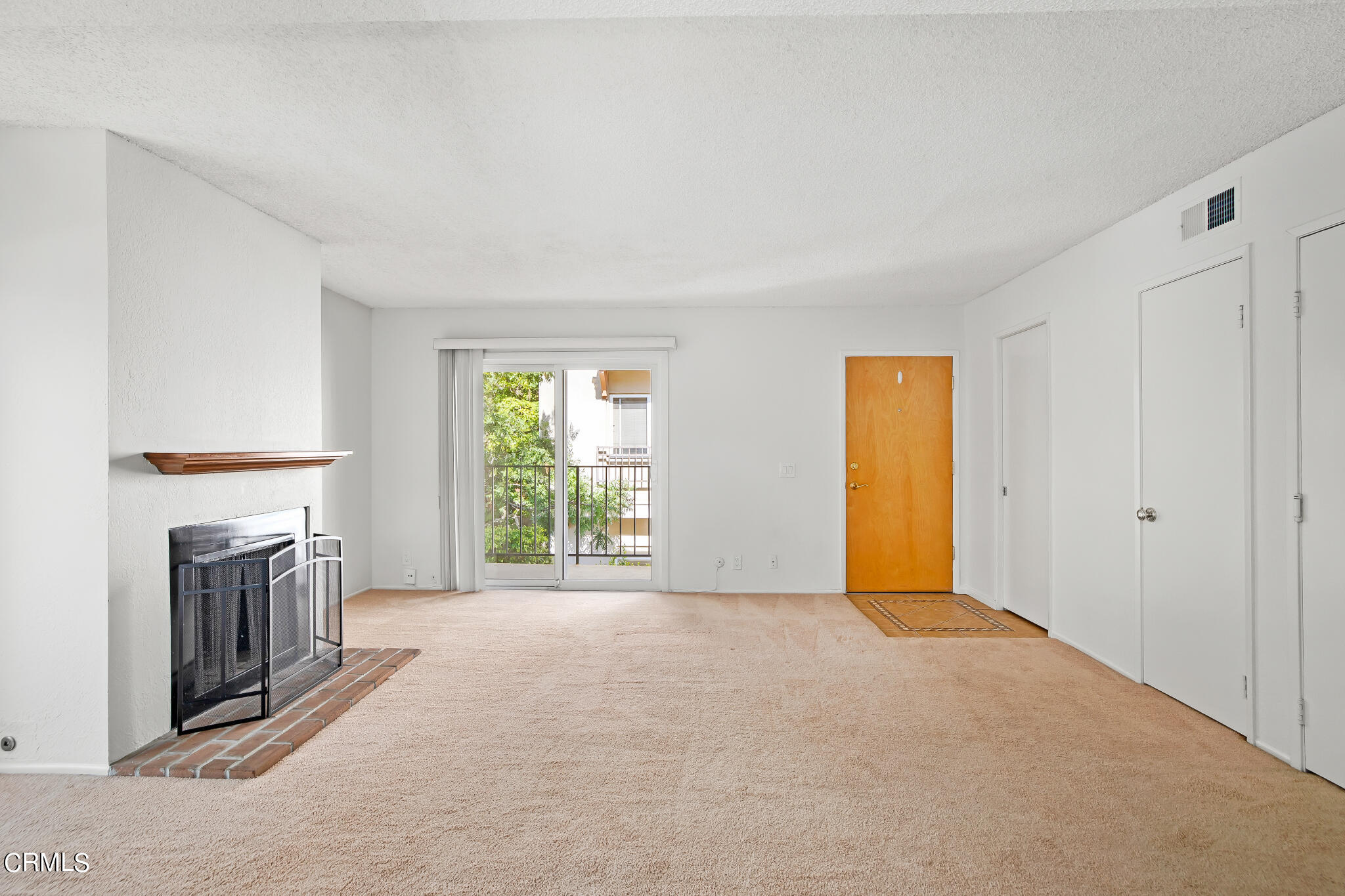 2429 Oswego Street, Unit D Pasadena, CA 91107 - Photo 5 of 19 2429 Oswego Street _D_6