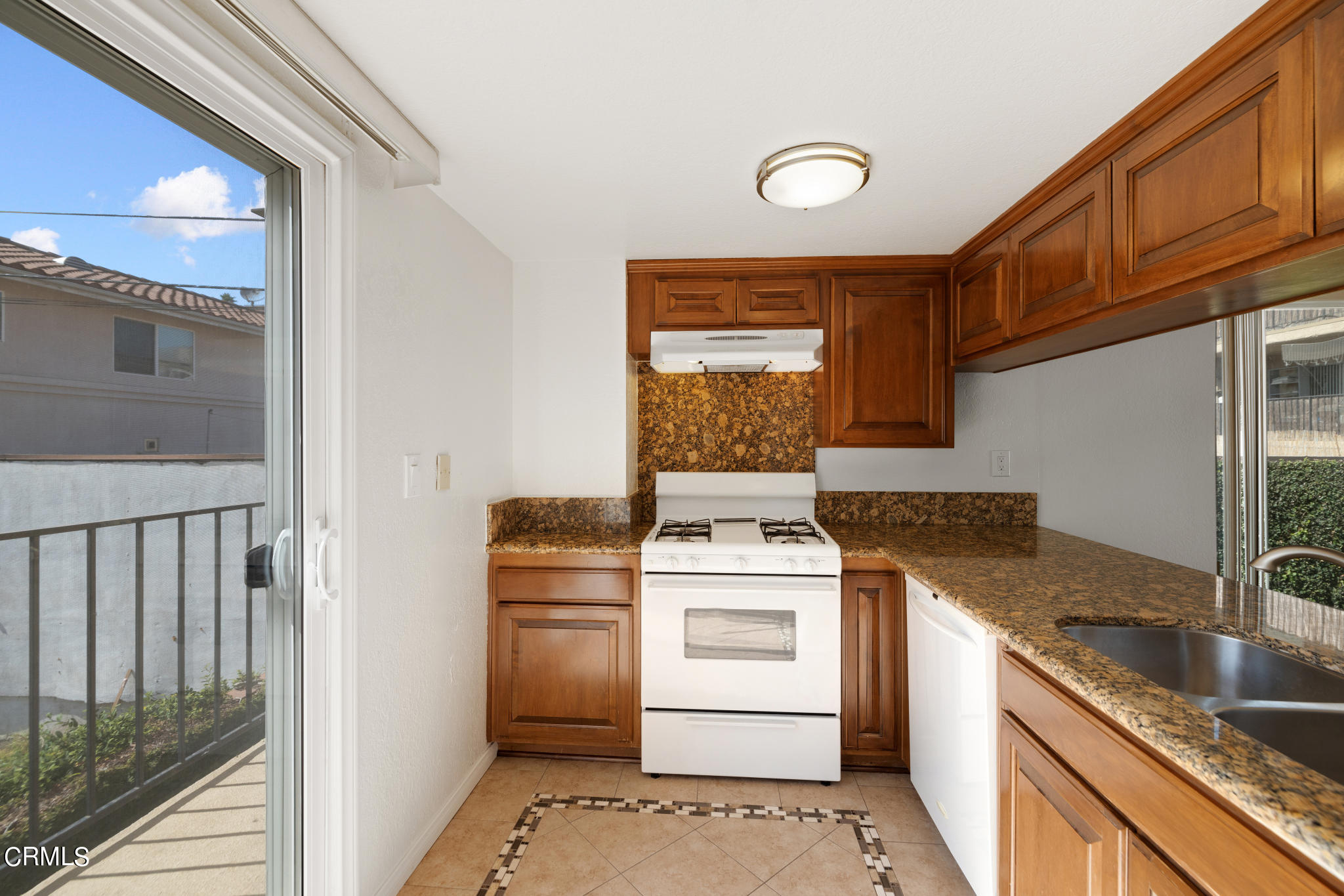 2429 Oswego Street, Unit D Pasadena, CA 91107 - Photo 9 of 19 2429 Oswego Street _D_10