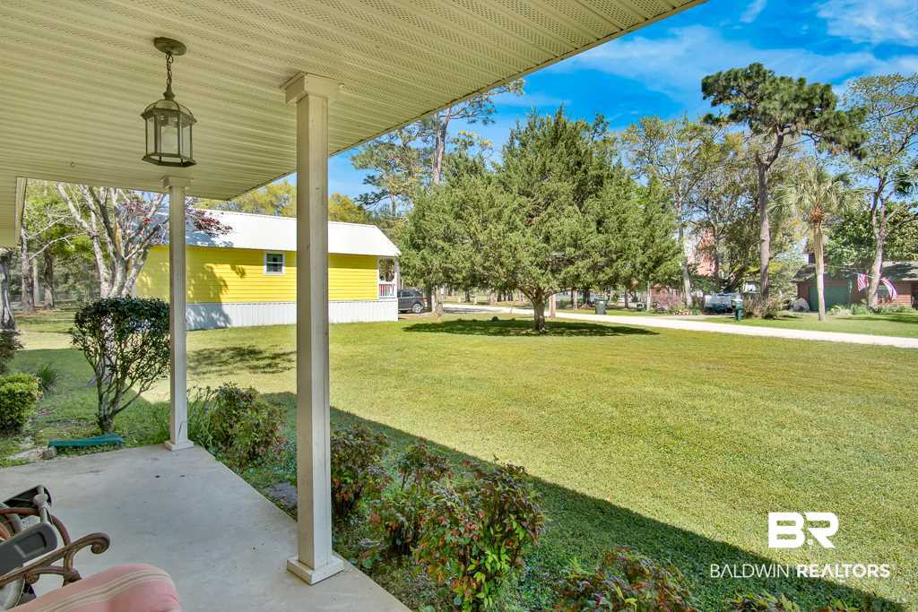 6781 Piney Woods Road Foley, AL 36535 - Photo 4 of 16 Front Porch View