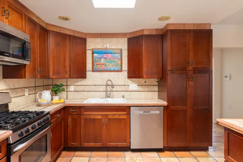 $1,072,000 | 73-1177 Ahulani Street, Kailua-Kona, HI 96740