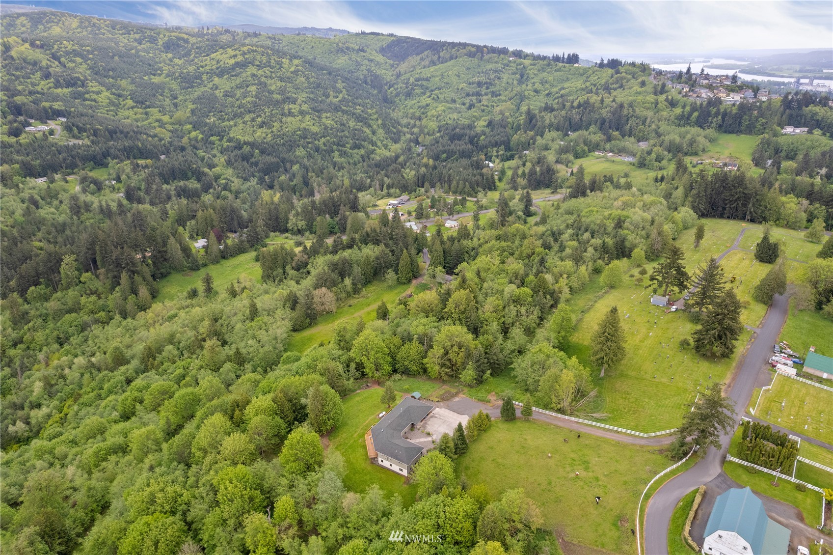 349 Cemetery Road Kalama, WA 98625 - Photo 3 of 39 Gallery Image 3