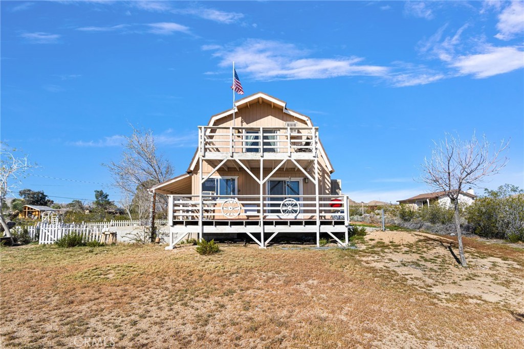 31420 Rabbit Springs Lane Lucerne Valley, CA 92356 - Photo 3 of 72 a house with a outdoor space