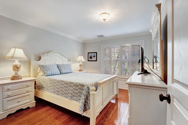 $16,000 | 306 North Swinton Avenue, Delray Beach, FL 33444