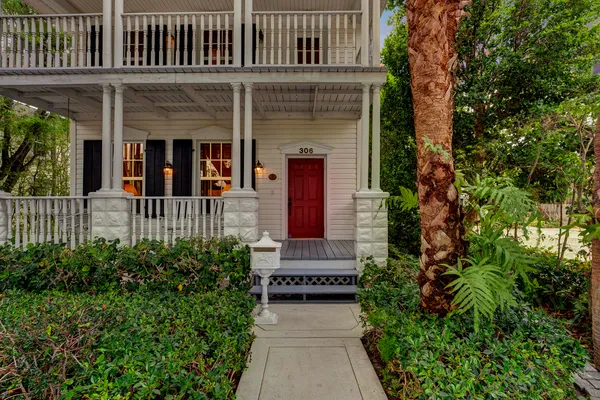 $16,000 | 306 North Swinton Avenue, Delray Beach, FL 33444