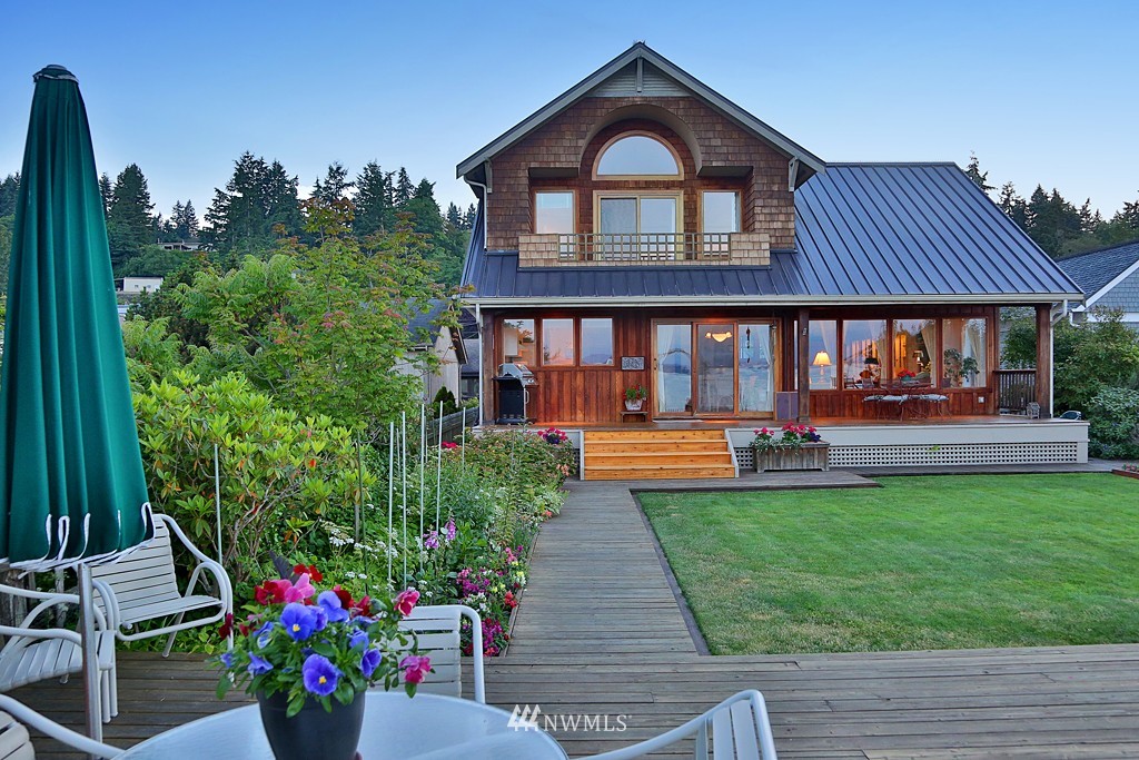 6831 Jim John Road Clinton, WA 98236 - Photo 1 of 24 Gallery Image 1