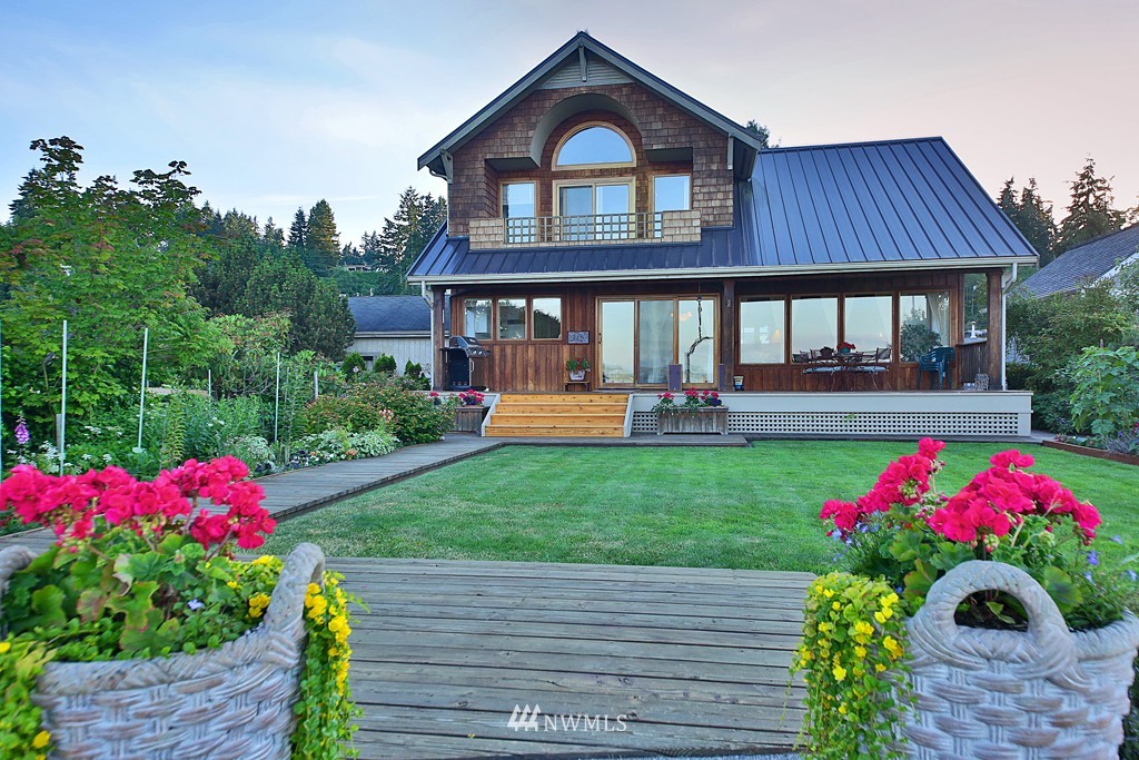 6831 Jim John Road Clinton, WA 98236 - Photo 5 of 24 Gallery Image 5