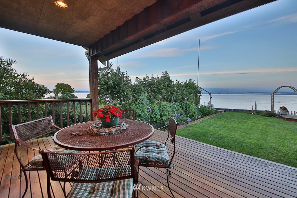 6831 Jim John Road Clinton, WA 98236 - Photo 6 of 24 Gallery Image 6