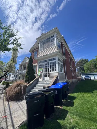 $1,850 | 106 South Avenue, Poughkeepsie, NY 12601