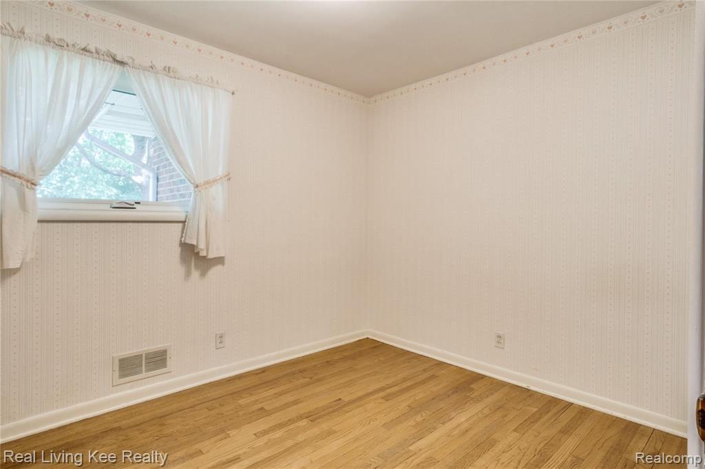 2361 Oklahoma Avenue Rochester Hills, MI 48309 - Photo 27 of 45