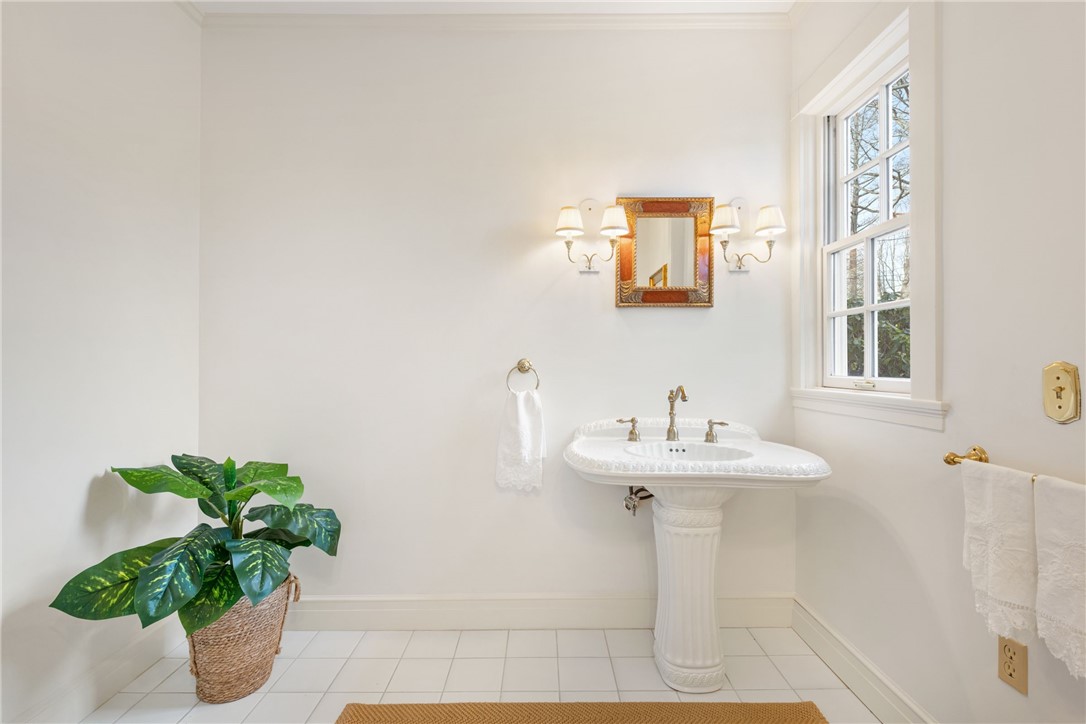 139 Nayatt Road Barrington, RI 02806 - Photo 18 of 49 Second main floor powder room