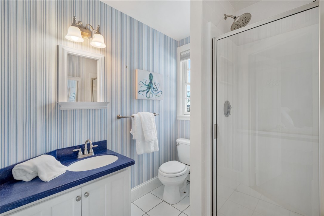 139 Nayatt Road Barrington, RI 02806 - Photo 33 of 49 En-suite bath for bedroom 5
