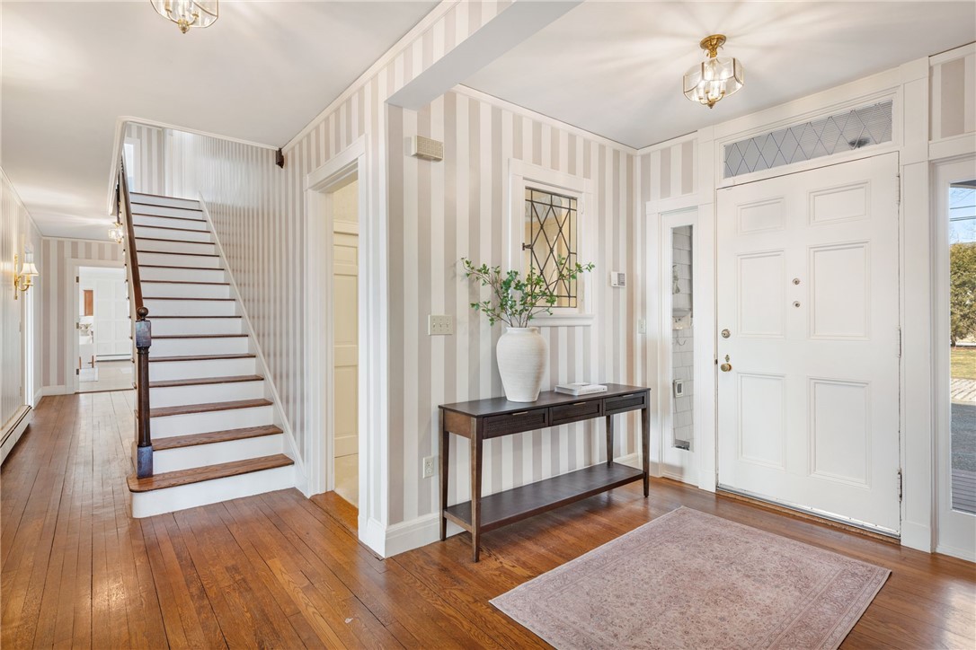 139 Nayatt Road Barrington, RI 02806 - Photo 4 of 49 Gracious front entry