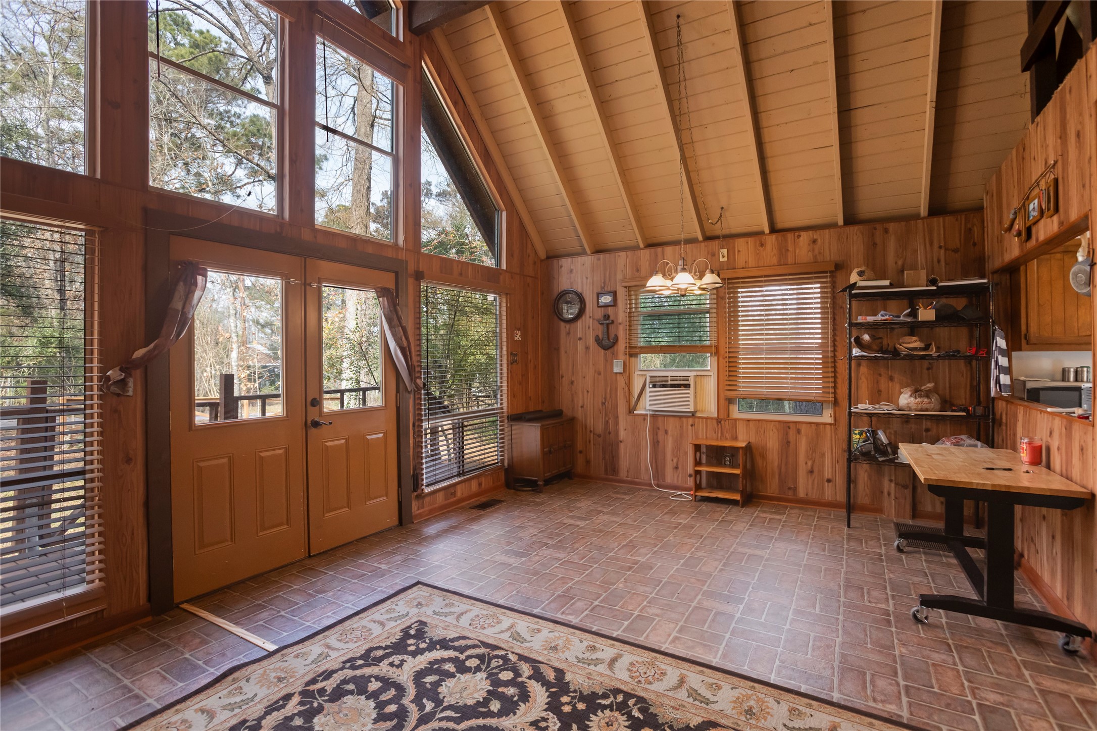 20 Shannon Street Huntsville, TX 77320 - Photo 8 of 29 a view of a room with furniture and windows