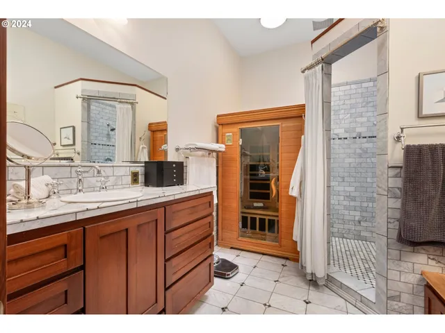 $1,590,000 | 2021 Main Street, Baker City, OR 97814