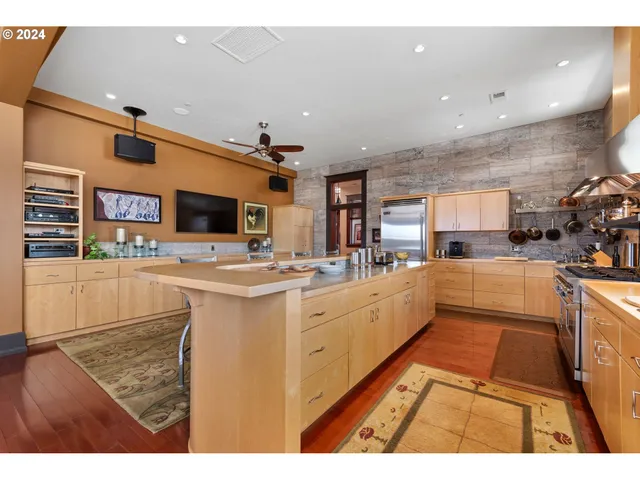 $1,590,000 | 2021 Main Street, Baker City, OR 97814