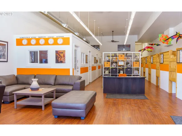 $1,590,000 | 2021 Main Street, Baker City, OR 97814