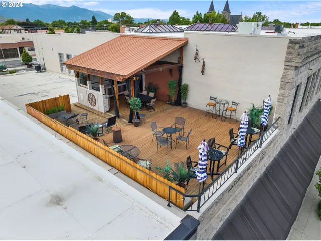 $1,590,000 | 2021 Main Street, Baker City, OR 97814