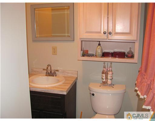 85 Hancock Road Piscataway, NJ 08854 - Photo 8 of 10 Gallery Image 8