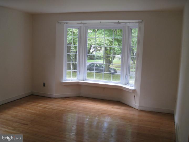 7628 Levis Road Cheltenham, PA 19012 - Photo 4 of 25 Gallery Image 4