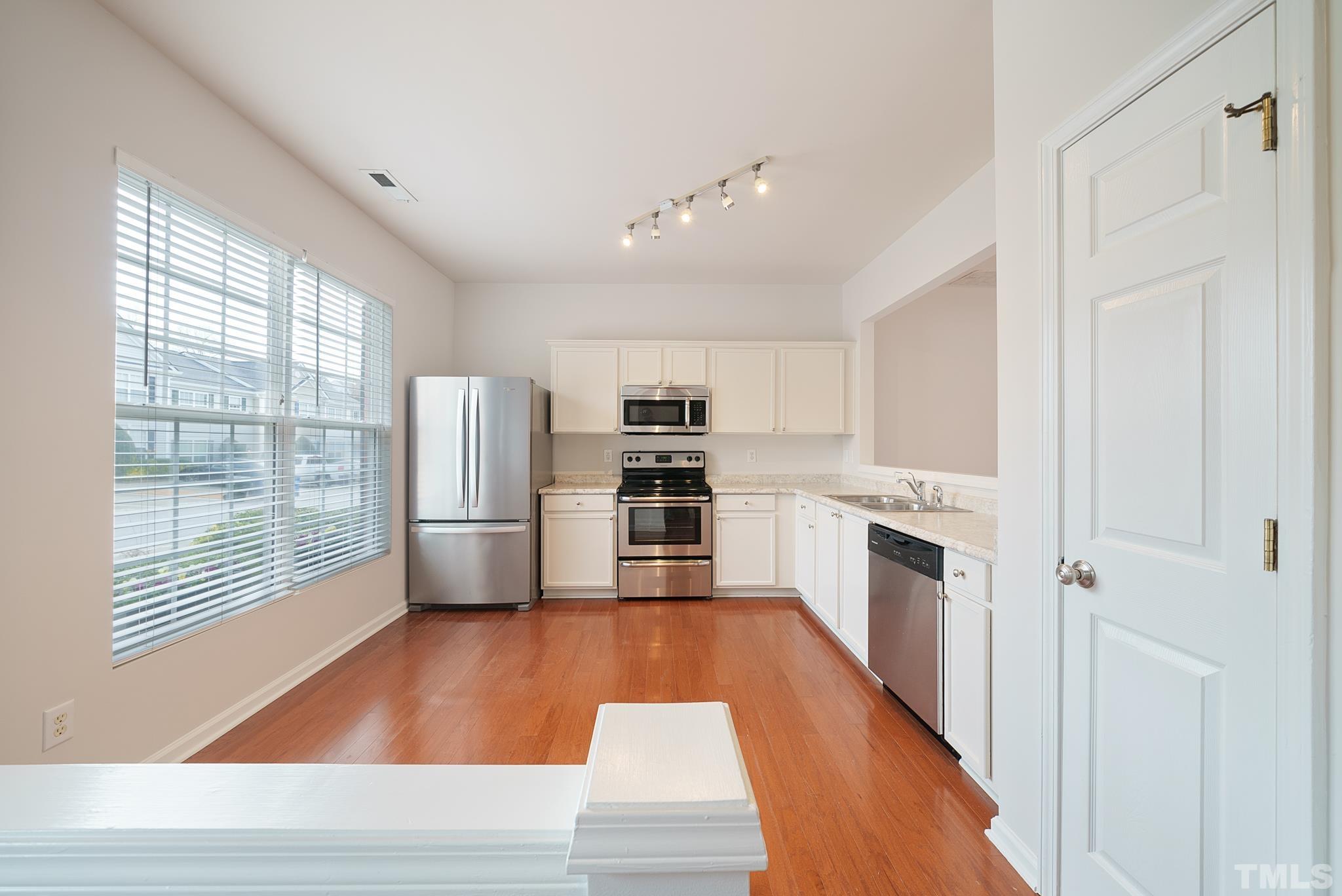 5002 Echo Ridge Road Raleigh, NC 27612 - Photo 5 of 17