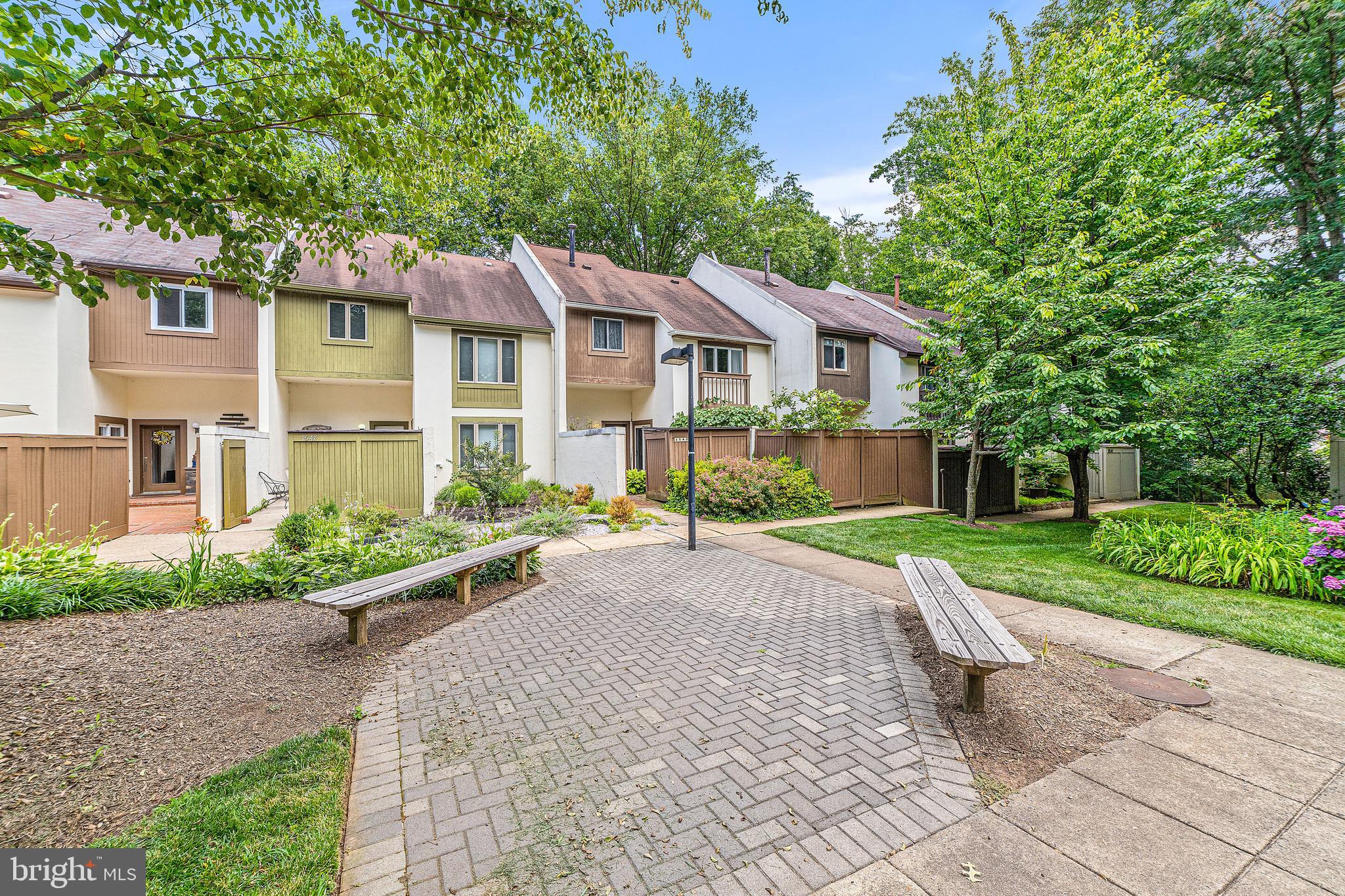 1549 Inlet Court Reston, VA 20190 - Photo 27 of 30