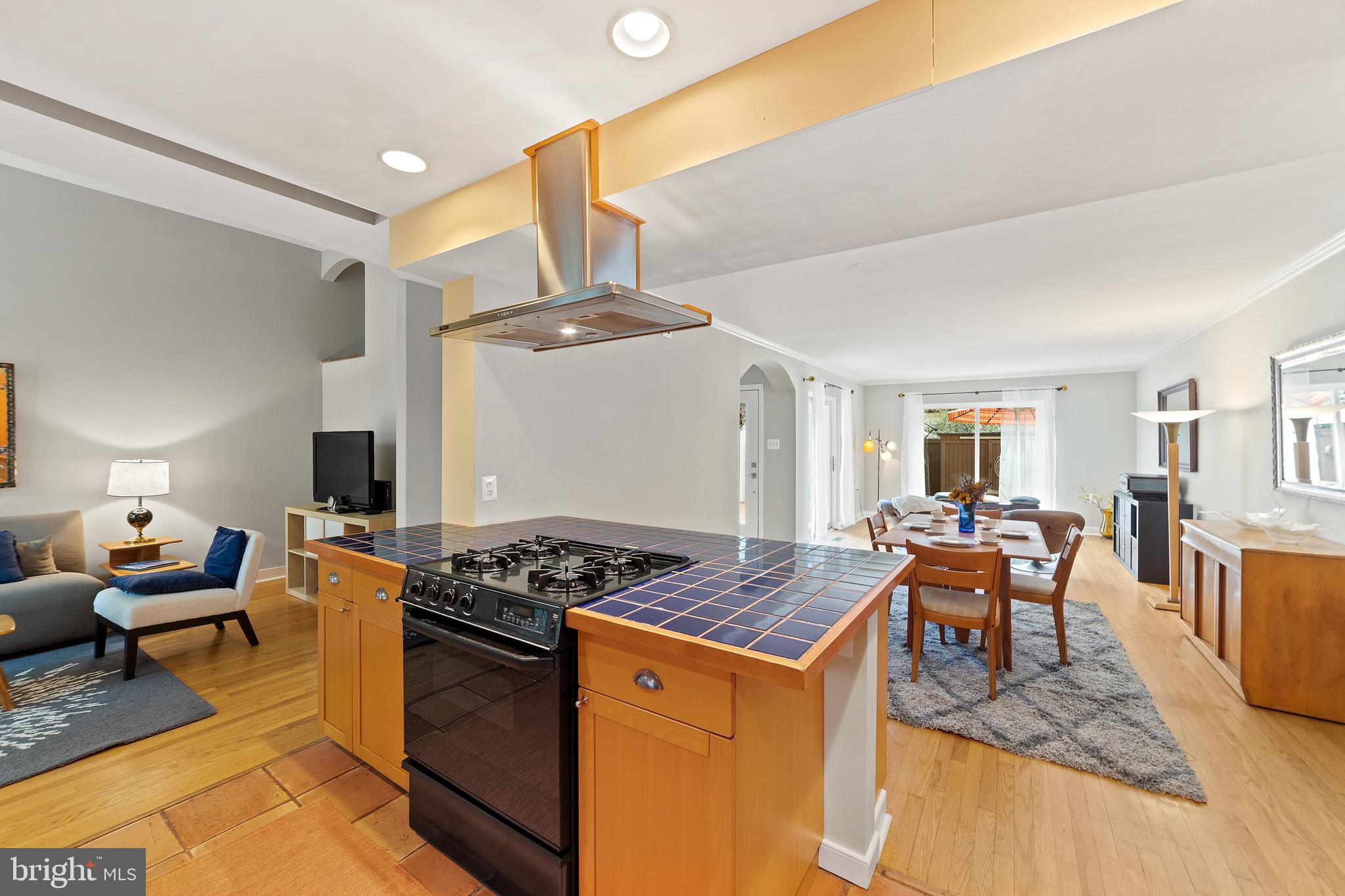 1549 Inlet Court Reston, VA 20190 - Photo 8 of 30
