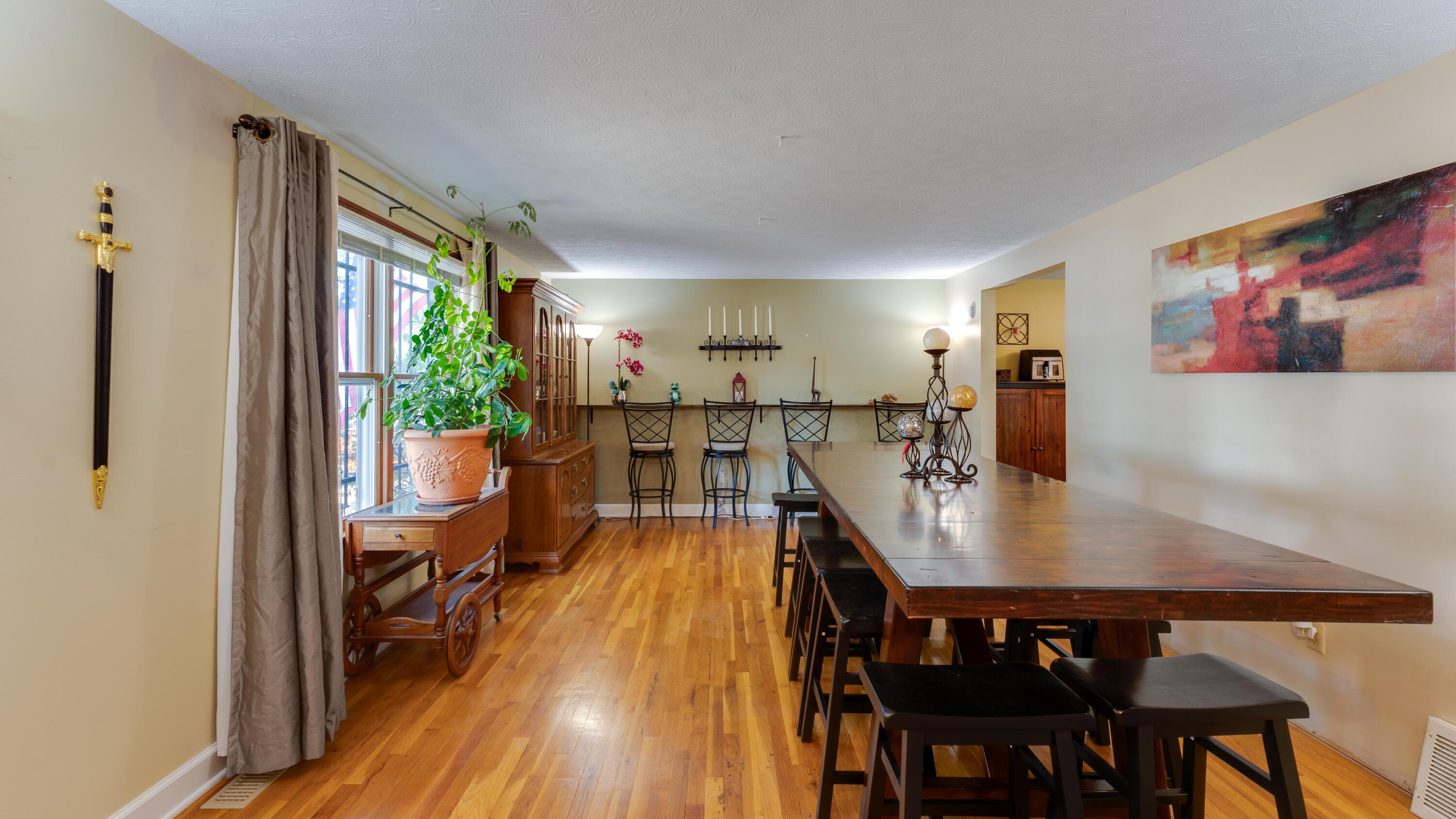 5841 Riverton Road Columbus, OH 43232 - Photo 4 of 31 Dining Room 2