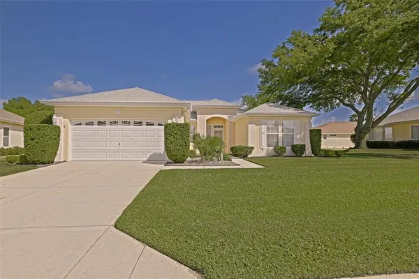 $289,500 | 13126 Southeast 93rd Terrace Road, Summerfield, FL 34491