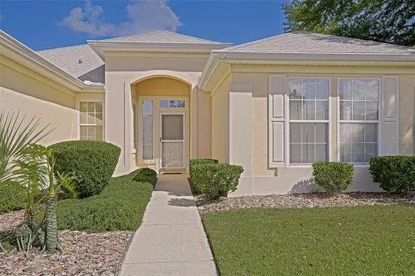 $289,500 | 13126 Southeast 93rd Terrace Road, Summerfield, FL 34491