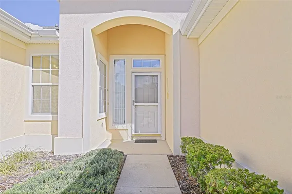 $289,500 | 13126 Southeast 93rd Terrace Road, Summerfield, FL 34491