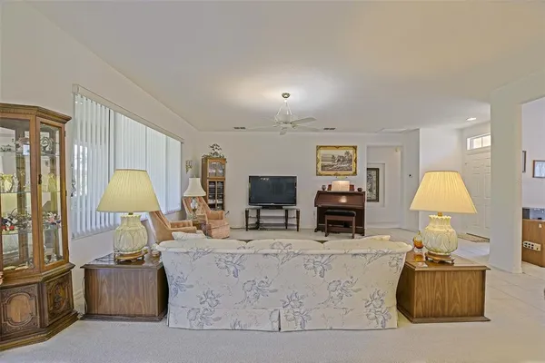 $289,500 | 13126 Southeast 93rd Terrace Road, Summerfield, FL 34491