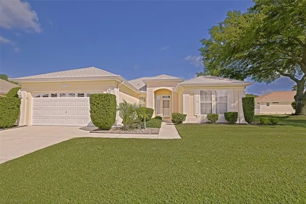 $289,500 | 13126 Southeast 93rd Terrace Road, Summerfield, FL 34491