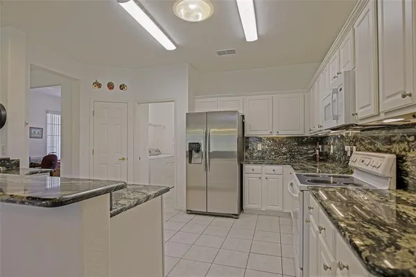 $289,500 | 13126 Southeast 93rd Terrace Road, Summerfield, FL 34491