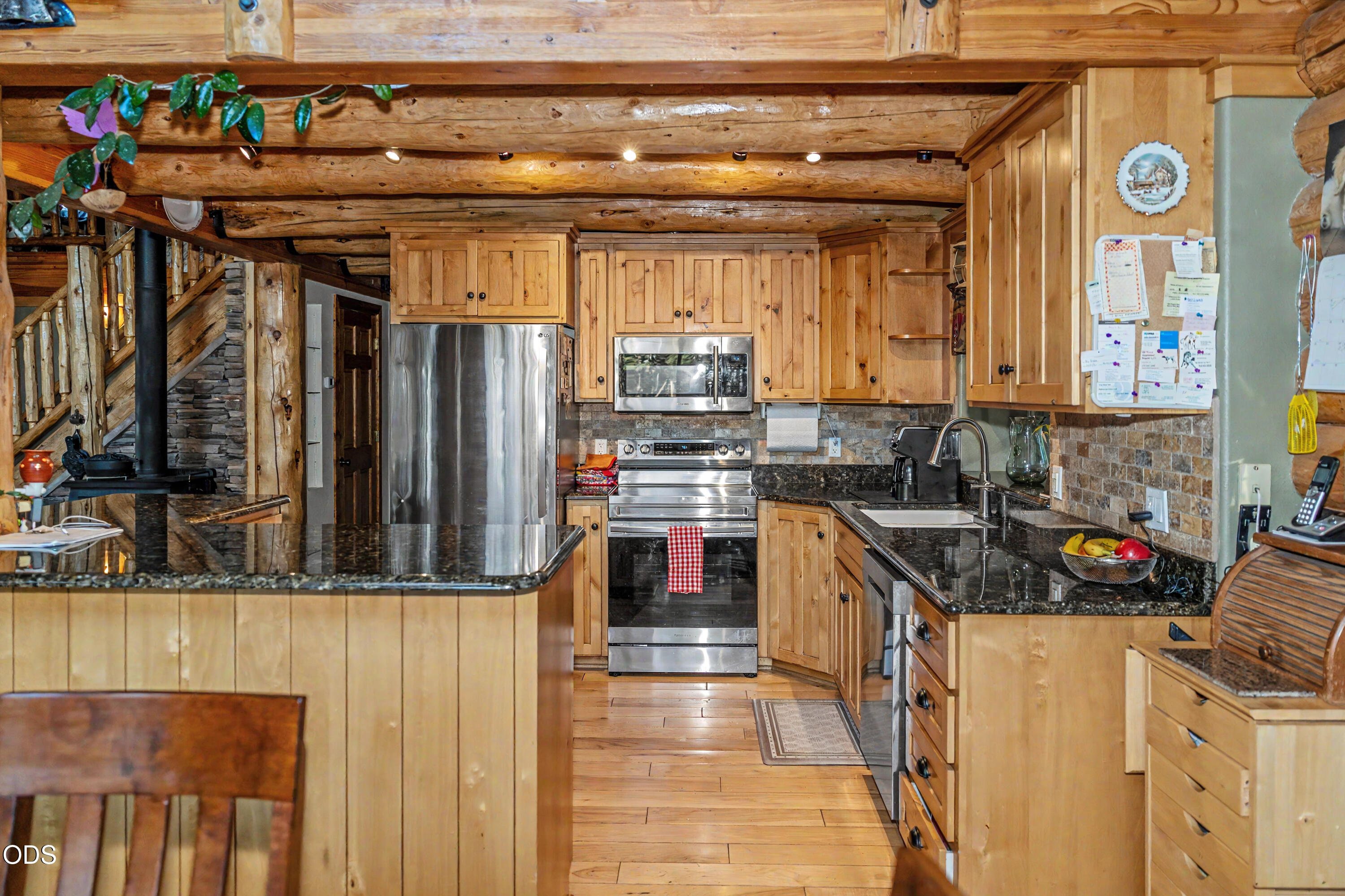 28333 Yonna Wood Road Bonanza, OR 97623 - Photo 5 of 61