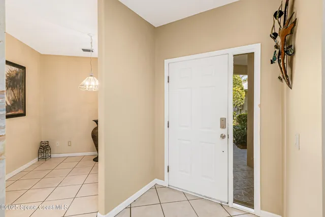 a view of deck and patio with outdoor seating