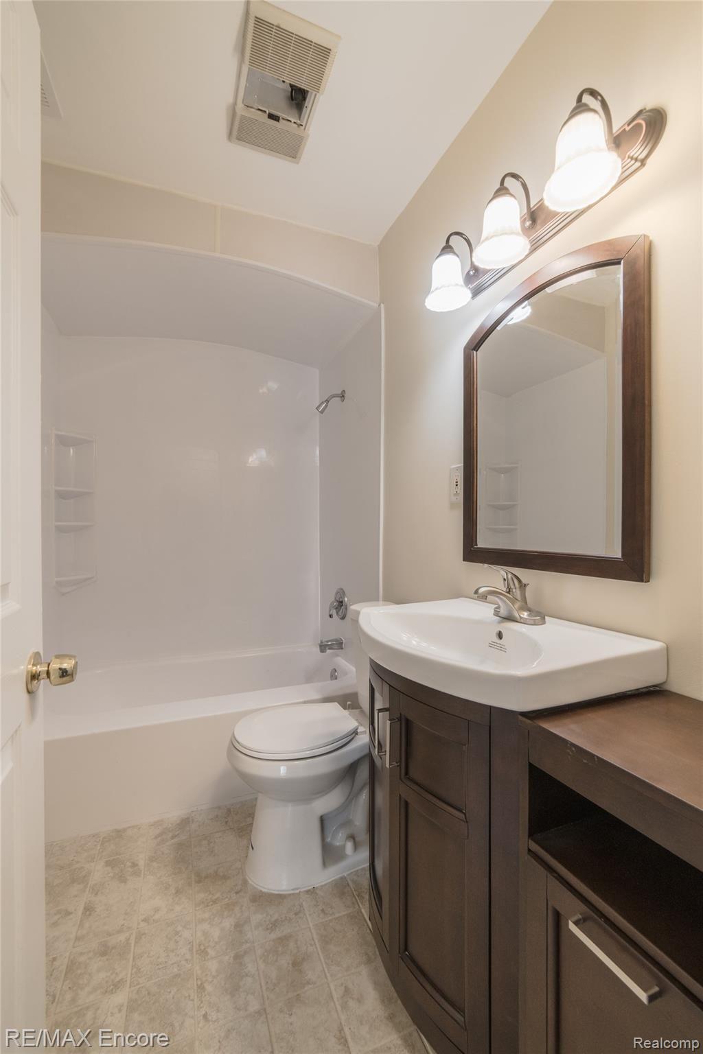 21187 Rensselaer Street Farmington, MI 48336 - Photo 14 of 21 21187 Rensselaer-14.jpg