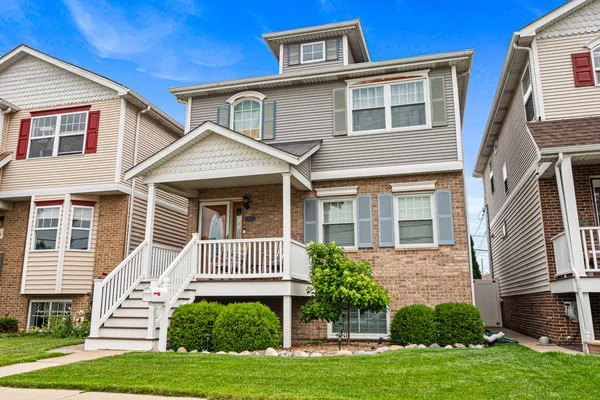 $479,900 | 6216 West 60th Street, Chicago, IL 60638