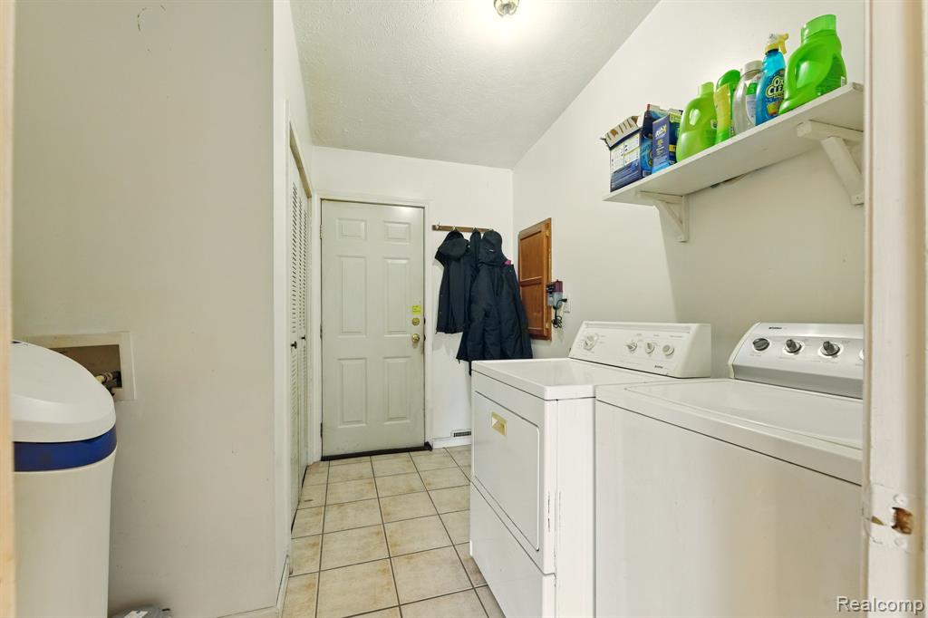 5915 Neuman Road St. Clair, MI 48079 - Photo 13 of 24