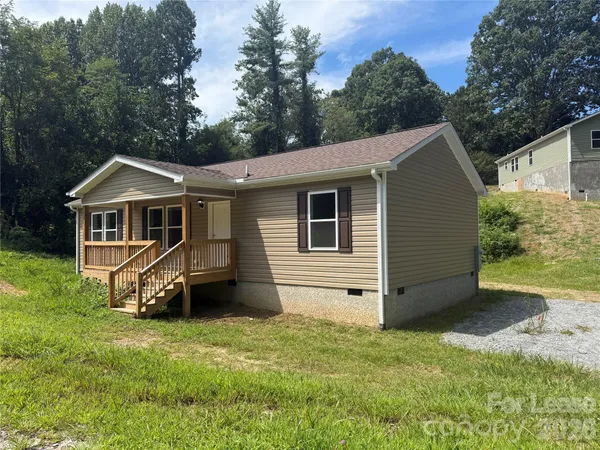 $2,700 | 204 Oscelake Way, Hendersonville, NC 28739