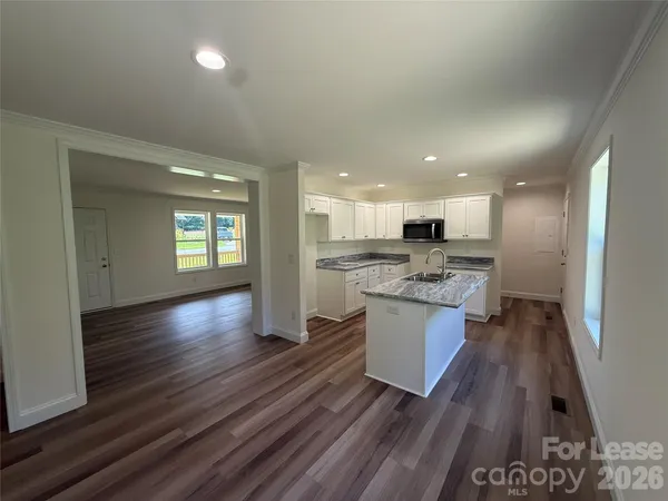 $2,700 | 204 Oscelake Way, Hendersonville, NC 28739