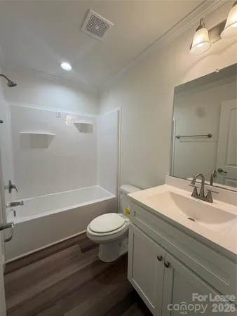 $2,700 | 204 Oscelake Way, Hendersonville, NC 28739